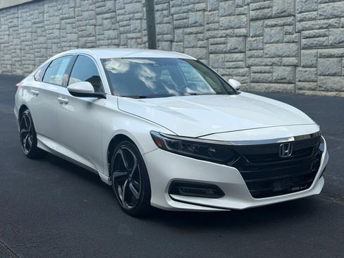 Used 2018 Honda Accord Sport image 4