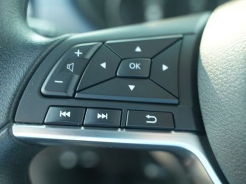 Used 2025 Nissan Versa SV FWD image 33
