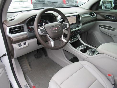 Used 2023 GMC Acadia SLT image 17