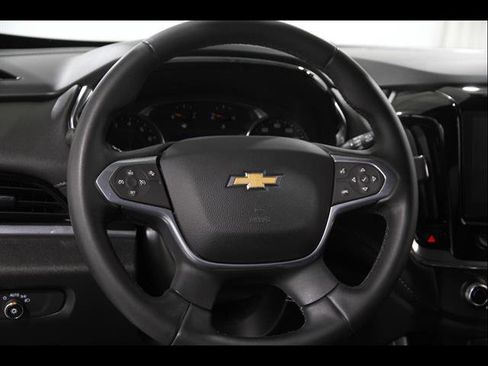 Used 2023 Chevrolet Traverse LT FWD image 7