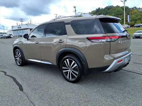 Used 2024 Nissan Pathfinder Platinum w/ Cargo Package image 4