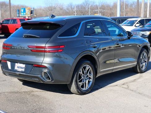 Used 2025 Genesis GV70 2.5T image 3