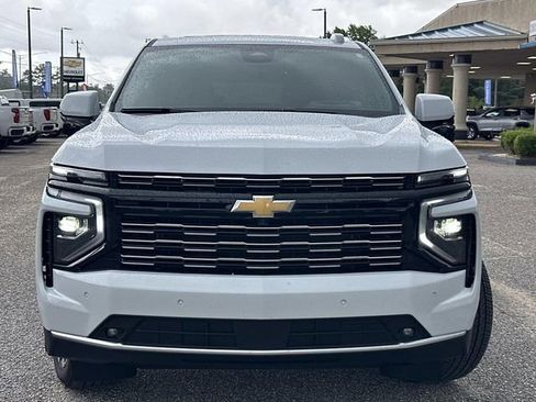 Certified 2026 Chevrolet Suburban High Country AWD/4WD image 3