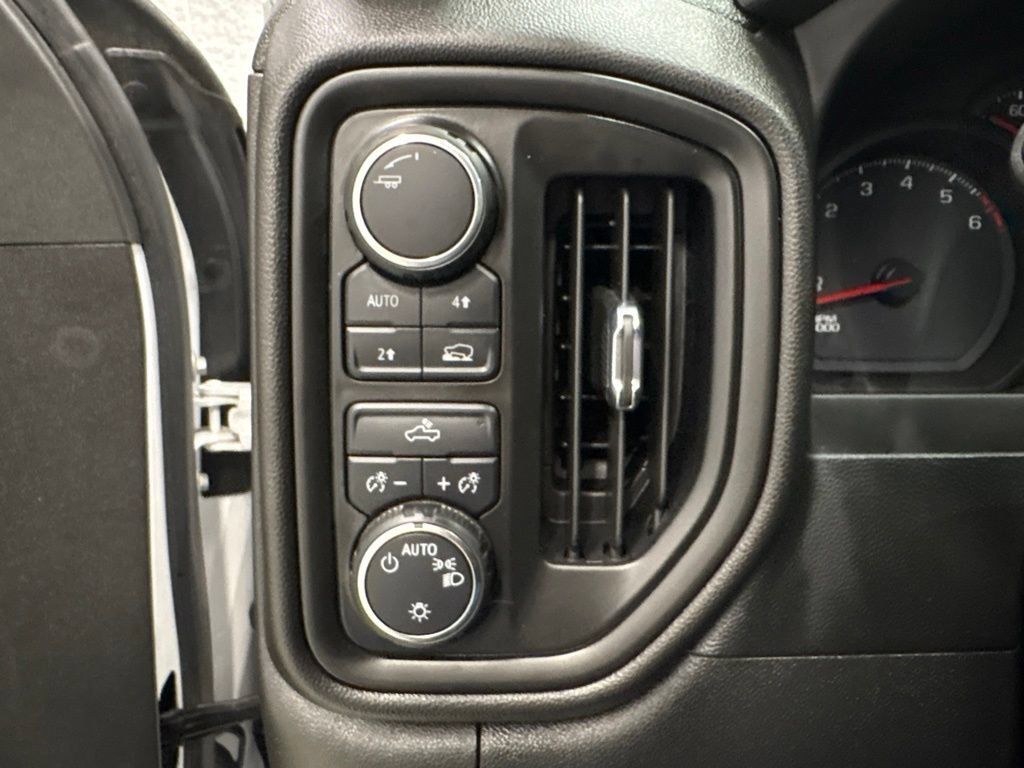 Used 2023 Chevrolet Silverado 1500 Custom AWD/4WD image 27