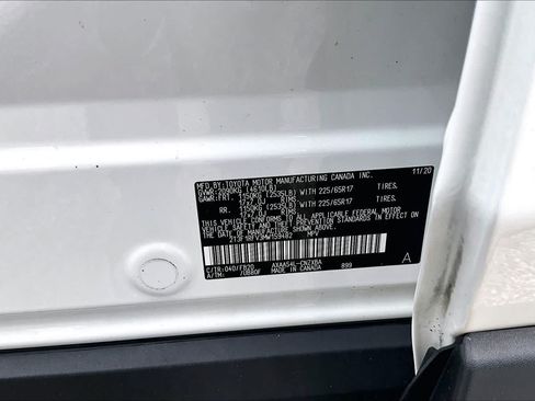 Used 2021 Toyota RAV4 LE AWD/4WD image 36