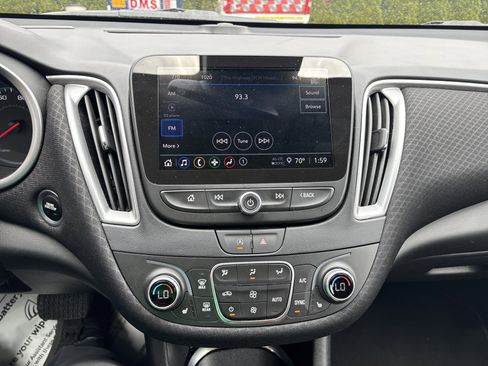 Used 2025 Chevrolet Malibu LT FWD image 25
