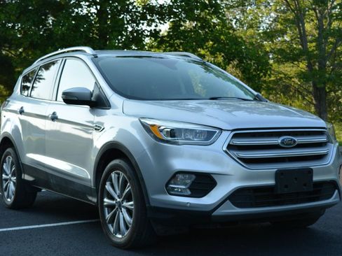 Used 2018 Ford Escape Titanium AWD/4WD image 3