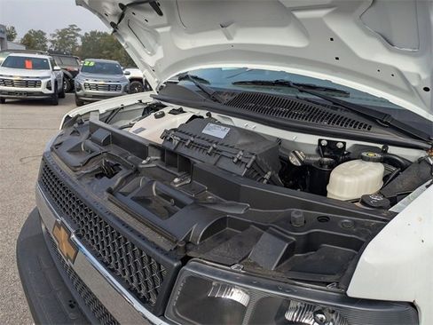 New 2024 Chevrolet Express 2500 w/ Driver Convenience Package image 25