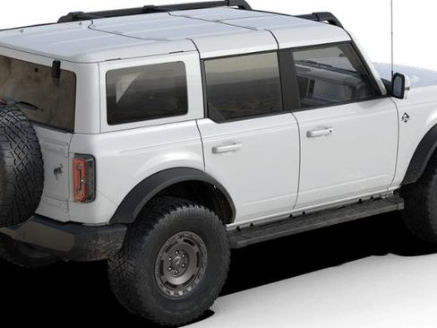 New 2025 Ford Bronco Outer Banks w/ Sasquatch Package image 3