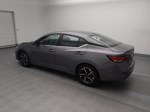 Used 2024 Nissan Sentra SV image 3
