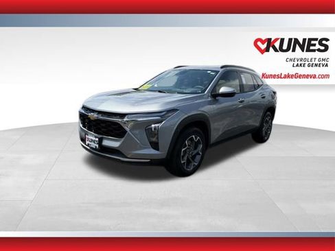 Used 2024 Chevrolet Trax LT FWD image 11