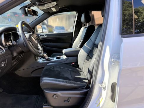 Used 2018 Jeep Grand Cherokee Altitude AWD/4WD image 13