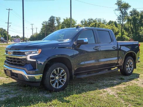 Used 2023 Chevrolet Silverado 1500 LT w/ Protection Package AWD/4WD image 3