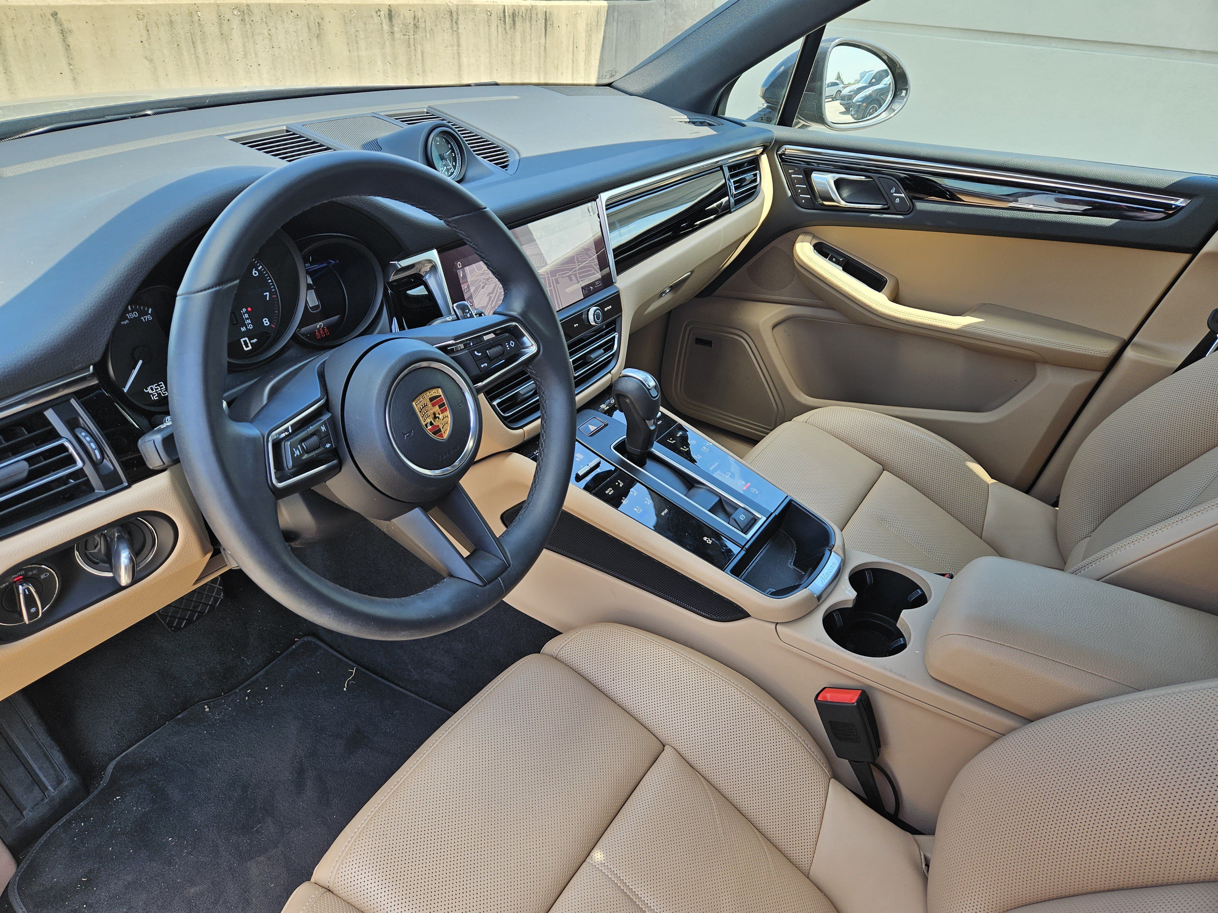 Certified 2026 Porsche Macan AWD/4WD image 4