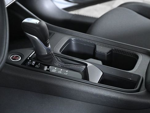 Certified 2025 Nissan Sentra S image 21