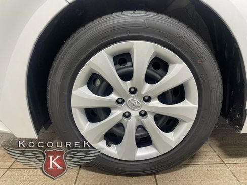 Used 2024 Toyota Corolla LE image 7