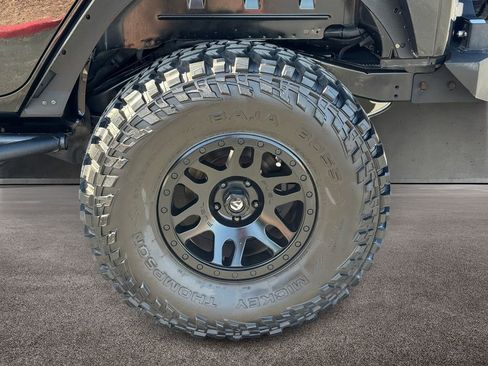 Used 2017 Jeep Wrangler Unlimited Sport w/ Connectivity Group image 8