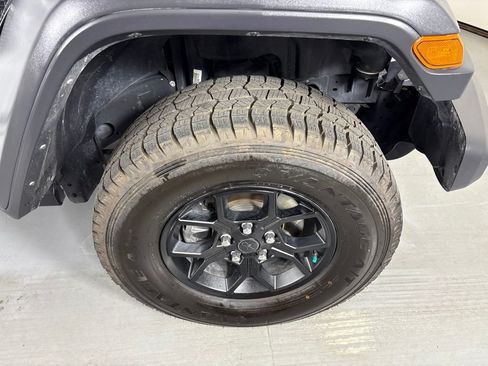 Used 2025 Jeep Wrangler Unlimited Sport AWD/4WD image 11