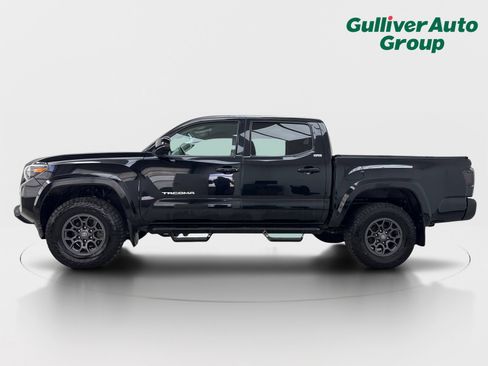 Used 2018 Toyota Tacoma SR5 AWD/4WD image 3