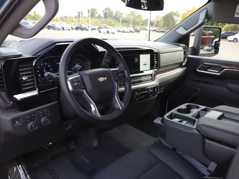 Used 2025 Chevrolet Silverado 3500 LT w/ Safety Package image 26