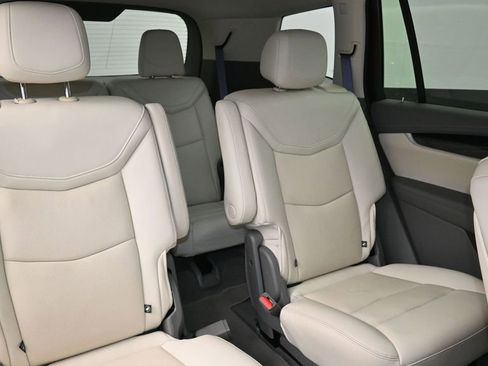 Used 2023 Cadillac XT6 Premium Luxury FWD image 12