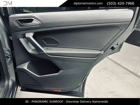 Used 2020 Volkswagen Tiguan SE w/ Panoramic Sunroof Package AWD/4WD image 28