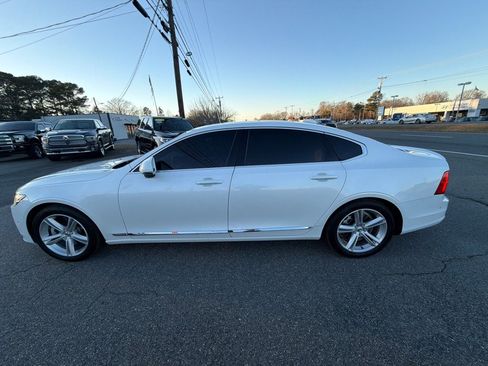 Used 2018 Volvo S90 T5 Momentum w/ Convenience Package image 12