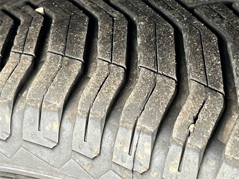 Used 2023 Subaru Outback Premium image 8