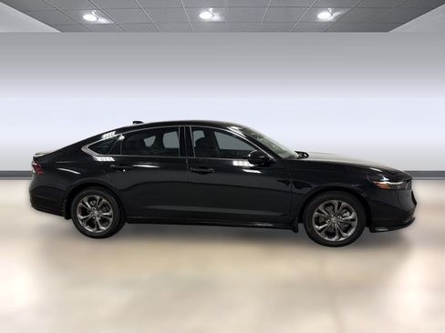 Used 2023 Honda Accord EX-L image 6