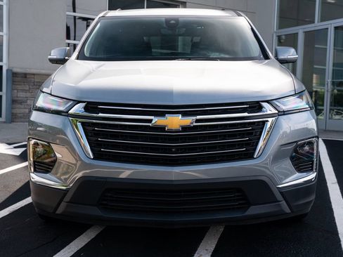 Used 2023 Chevrolet Traverse LT w/ LT Premium Package FWD image 4