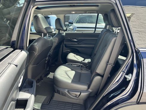 Certified 2024 Toyota Grand Highlander AWD image 18
