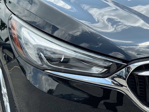 Used 2018 Buick Enclave Essence FWD image 39