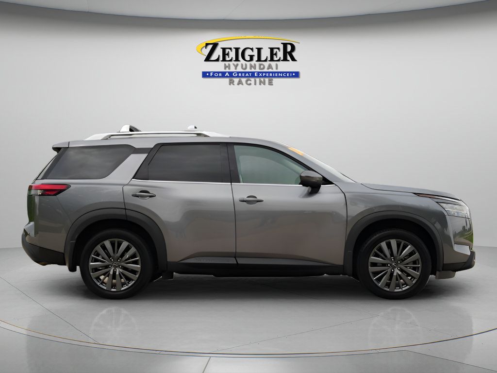 Used 2024 Nissan Pathfinder SL w/ SL Premium Package AWD/4WD image 8