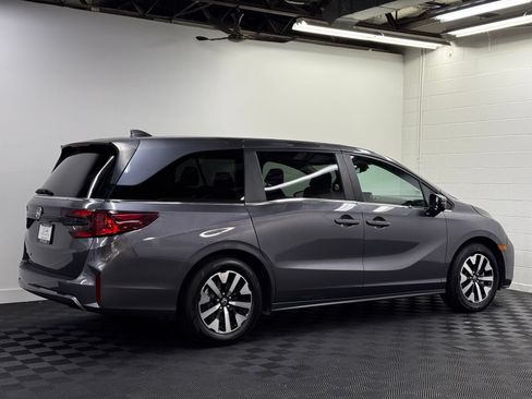 Used 2025 Honda Odyssey EX-L image 2