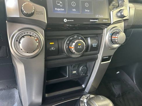 Used 2020 Toyota 4Runner SR5 Premium AWD/4WD image 36