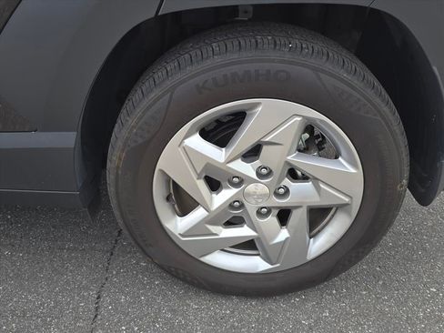 Certified 2024 Hyundai Kona SE FWD image 15