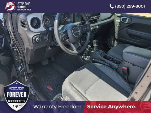 Used 2025 Jeep Gladiator Sport AWD/4WD image 11