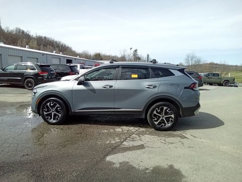 Used 2023 Kia Sportage EX image 7