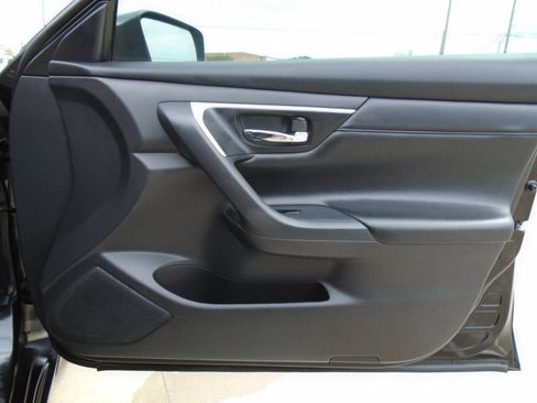 Used 2018 Nissan Altima 2.5 SR w/ SR Midnight Edition FWD image 31
