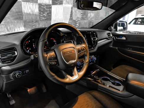 Used 2022 Dodge Durango SXT w/ Blacktop Package AWD/4WD image 3