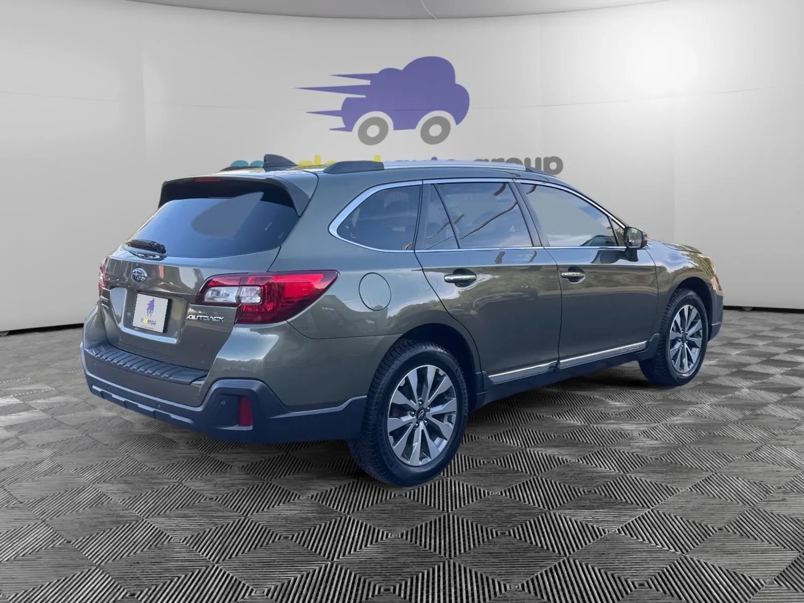 Used 2019 Subaru Outback 2.5i Touring AWD/4WD image 5