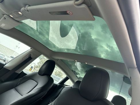 Used 2020 Tesla Model 3 Standard Range Plus image 10