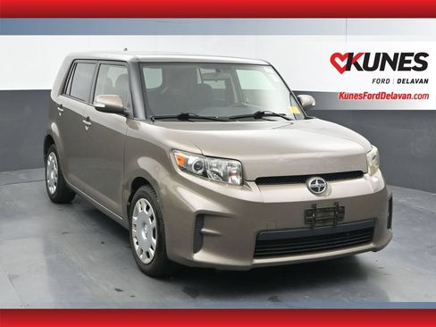 Used 2011 Scion xB FWD image 1