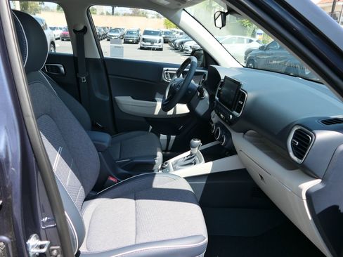 Used 2026 Hyundai Venue SEL FWD image 26