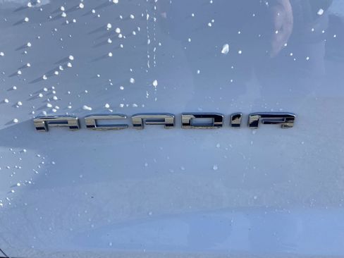 Used 2025 GMC Acadia Elevation image 22