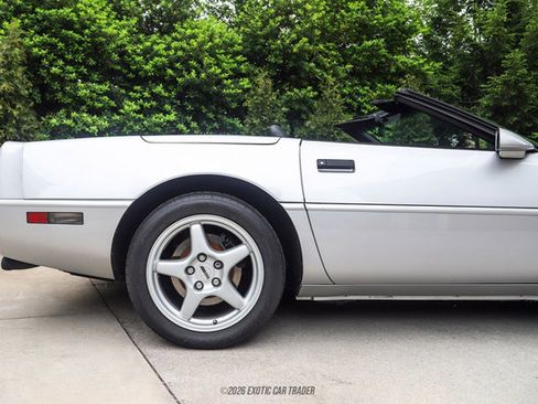 Used 1996 Chevrolet Corvette Convertible RWD image 10