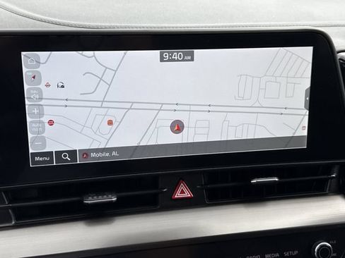 Used 2025 Kia Sportage EX FWD image 18
