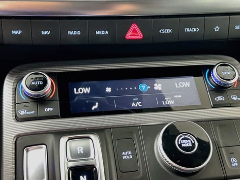 Used 2024 Hyundai Palisade Calligraphy FWD image 26