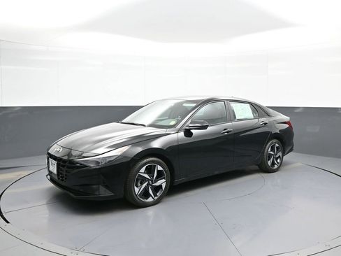 Certified 2023 Hyundai Elantra SEL w/ Convenience Package FWD image 10