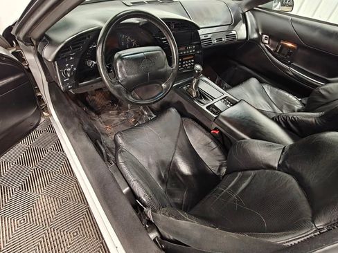 Used 1996 Chevrolet Corvette Coupe RWD image 4